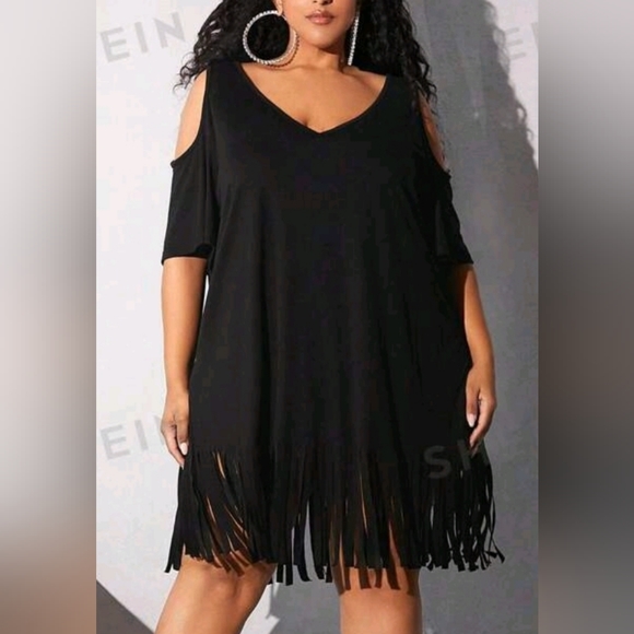 Sz 28/30 Cold-Shoulder Dress w/Fringe Hem - Picture 3 of 3
